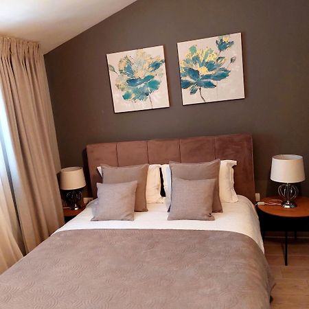 Apartaments Victoria Poreč Exteriör bild